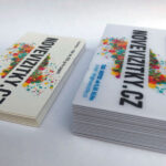 Extra silné vizitky 0,8 mm srovnání s 350 g/m křídovým papírem