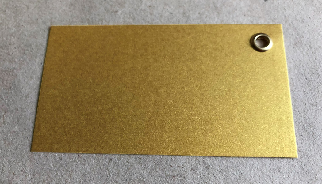 Tiskneme luxusní dárkové visačky na zlatý papír od 50 ks Tiskneme luxusní dárkové visačky na zlatý papír od 50 ks